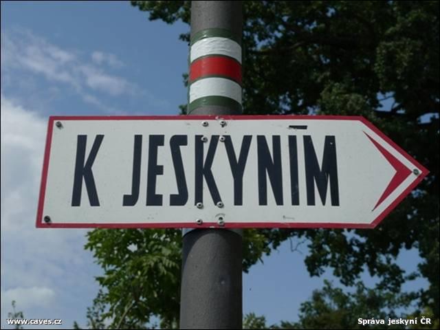 Směrovka - Mladečské jeskyně