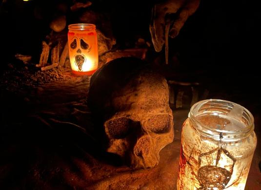 Halloween postrašil v Mladečských jeskyních 26.-27. října 2024
