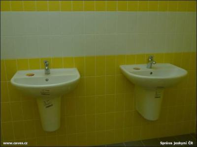 Mladečské jeskyně - budova po opravě, květen 2011