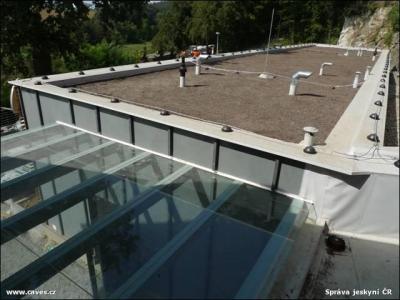 Mladečské jeskyně - budova po opravě, květen 2011