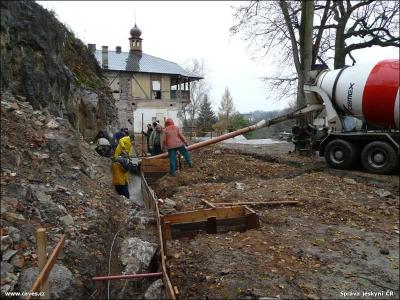 Mladečské jeskyně - rekonstrukce budovy - stavba základů
