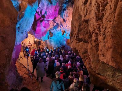 Davide Mattioli; Největší italské hity v Mladečských jeskyních