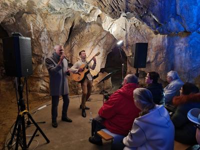 Davide Mattioli; Největší italské hity v Mladečských jeskyních