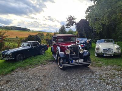 autoveteráni u Mladečských jeskyní 28. 9. 2022