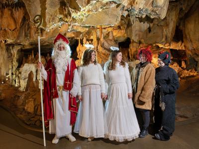 Mikuláš s partičkou v Mladečských jeskyních, 5. 12. 2023