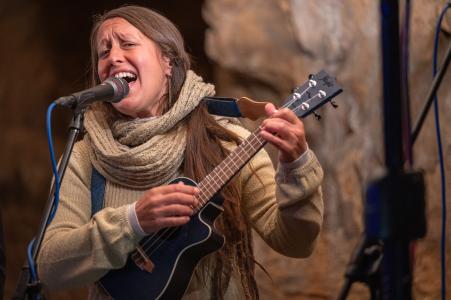 Yellow sisters v Mladečských jeskyních, 23. 9. 2024