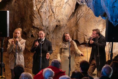 Yellow sisters v Mladečských jeskyních, 23. 9. 2024