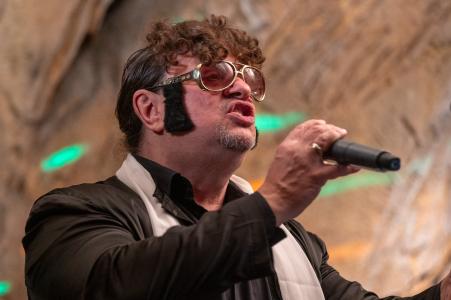 Koncert Jiří Erlebach: Panova flétna a housle v Mladečských jeskyních v pondělí 11. listopadu 2024