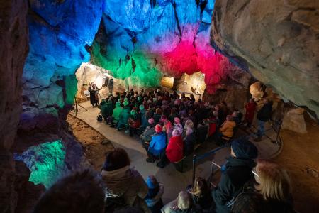 Koncert Jiří Erlebach: Panova flétna a housle v Mladečských jeskyních v pondělí 11. listopadu 2024