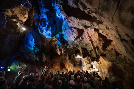 Koncert Jiří Erlebach: Panova flétna a housle v Mladečských jeskyních v pondělí 11. listopadu 2024