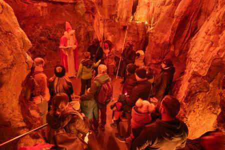 Mikuláš s partičkou v Mladečských jeskyních, 5. 12. 2024