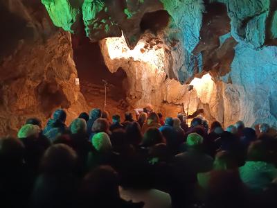 Koncert Jana-Matěje Raka v Mladečských jeskyních, 7. 4. 2025