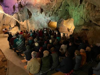 Koncert Jana-Matěje Raka v Mladečských jeskyních, 7. 4. 2025