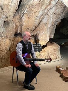 Koncert Jana-Matěje Raka v Mladečských jeskyních, 7. 4. 2025