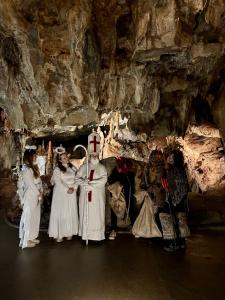 Mikuláš v Mladečských jeskyních, 5. 12. 2025